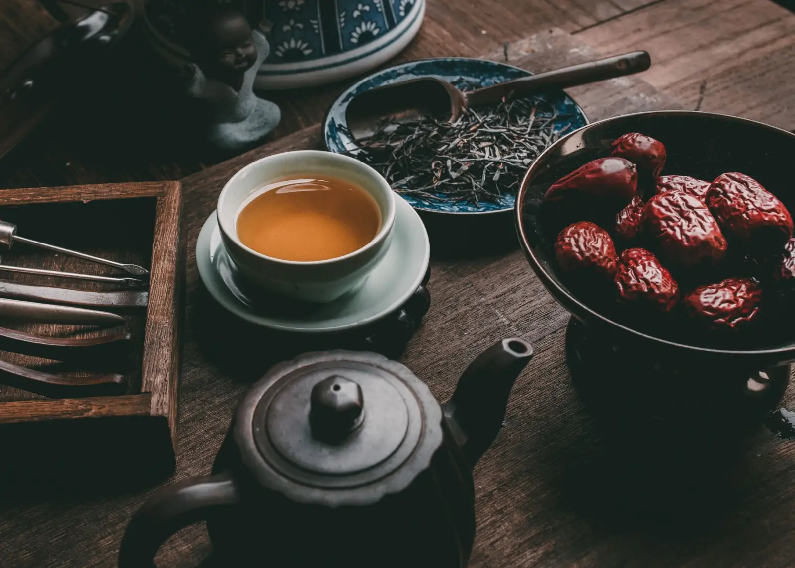 深圳酒业贸易市场趋势与红酒白酒批发渠道优化策略