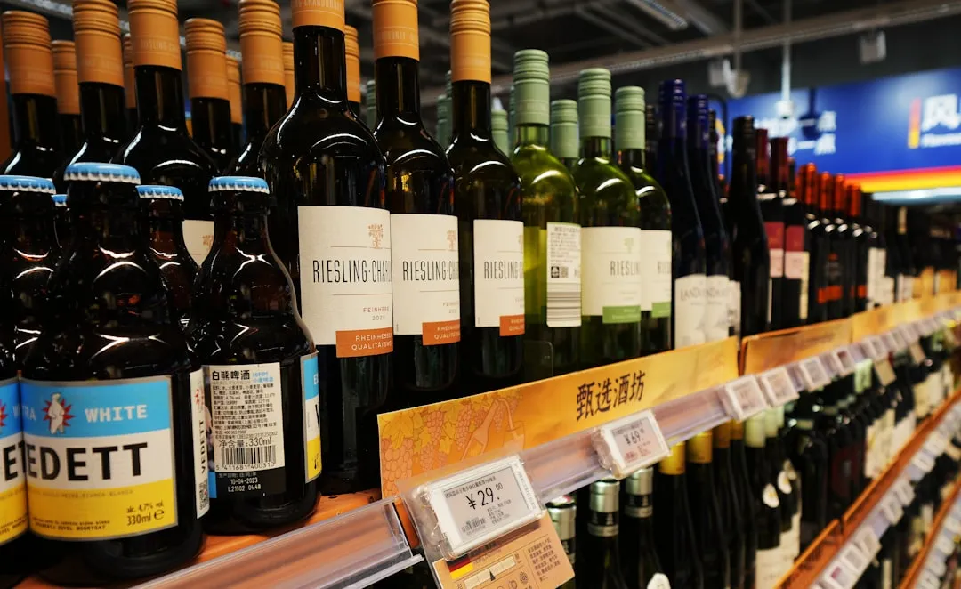 深圳酒业贸易2025年渠道变革:餐饮商超选品新趋势解析正文配图 2